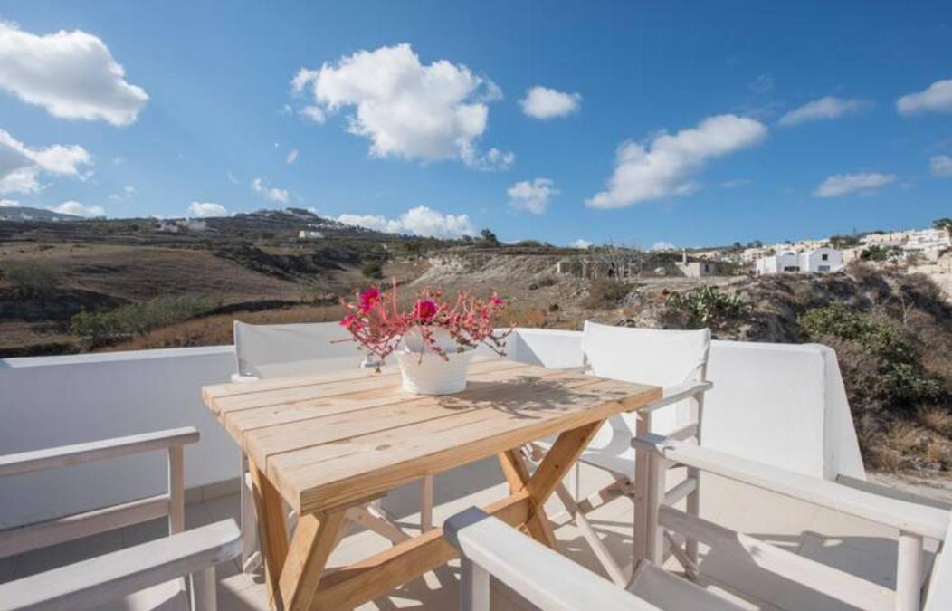 Santorini Traditional Suites Вотон Экстерьер фото