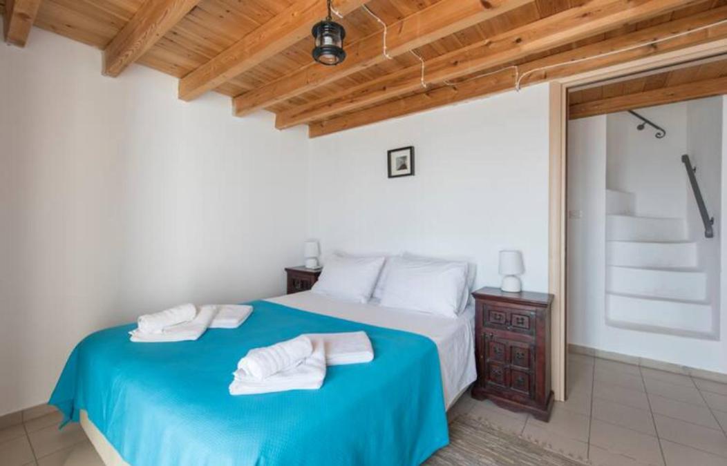 Santorini Traditional Suites Вотон Экстерьер фото